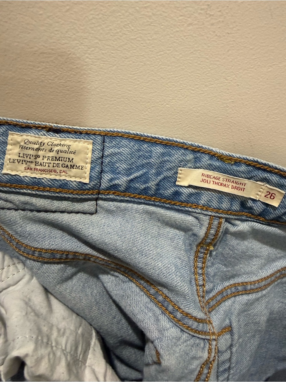 Levi's Cotton/Lyocell Relaxed Straight Light Wash Blue Jeans 26 - Picture 9 of 9